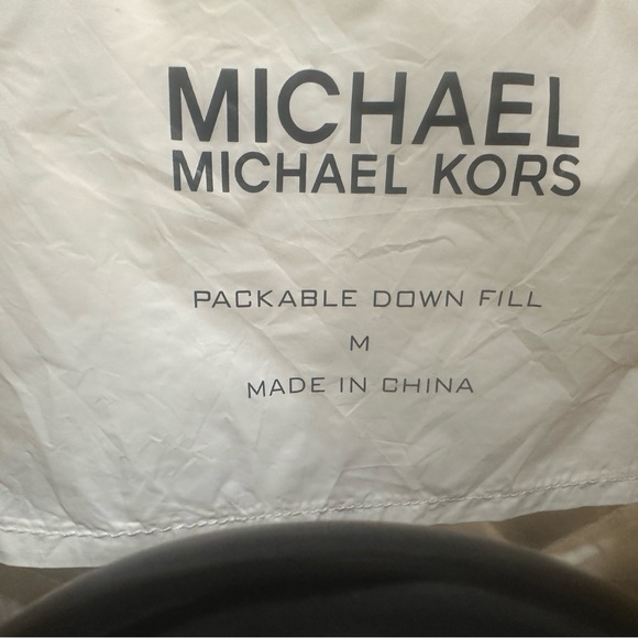 Michael Kors: White Packable Down Jacket, Medium - Picture 6 of 6